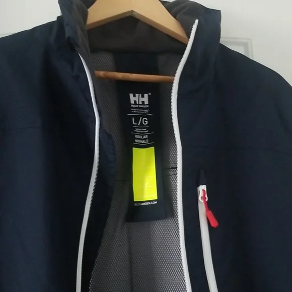 VEST - Picture 6 of 7